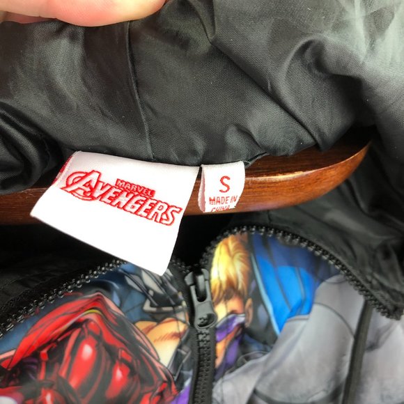 🛍️🛍️SOLD like new men's avengers windbreaker size small jacket - Picture 3 of 3